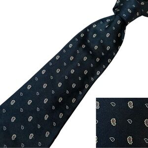 Elegant Navy Teardrop Paisley Tie